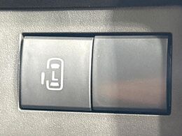 【パワースライドドア】スマートキーや運転席のスイッチでスライドドアの開閉が可能♪電動だから力を入れてドアを開ける必要が無く、小さいお子様でも、重い荷物を持っている時もラクに開け閉めできます♪