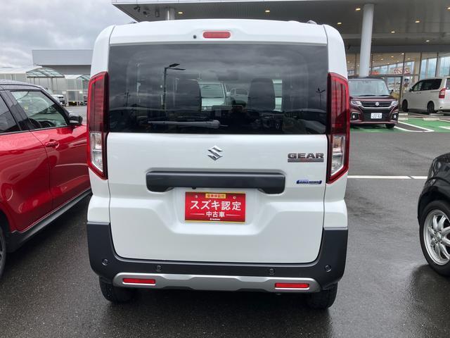 バックビューです。後方車両に点滅して急ブレーキを知らせる【エマージェンシーストップシグナル】を装備！