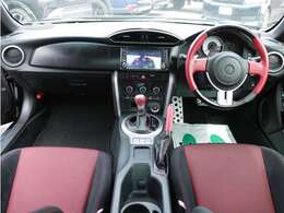 すっきりとした86らしいデザインのダッシュ回り！フロントビューの視認性もよく運転しやすいと思います★