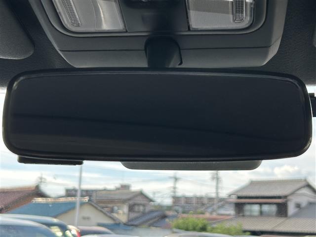 【バックミラー】大きくて見やすいので、後方を見るときも安心です！
