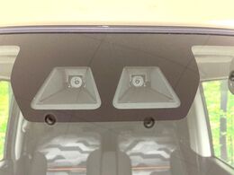 【スマートアシスト】走行中に前方の車両等を認識し、衝突しそうな時は警報とブレーキで衝突回避と被害軽減をアシスト。より安全にドライブをお楽しみいただけます。