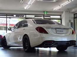 取説・記録簿付　もちろん修復歴御座いません！！　出力612PS（カタログ値）を発生させる新開発4リッター DOHC V型8気筒直噴ツインスクロールターボエンジン＆