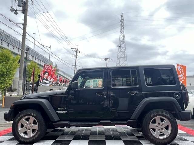 ご納車前に当店自慢のソフト99 G`ZOXガラスコーティングを施工すれば更にボディの輝きが増します！オススメです！！TEL:06-6829-2789　公式LINE:@188rkxyg