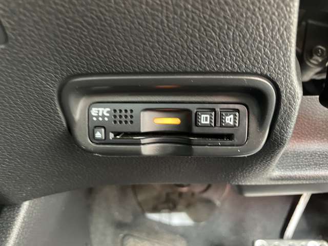 高速道路に乗るときは今や必需品！ビルトインなので運転の邪魔にもなりません！