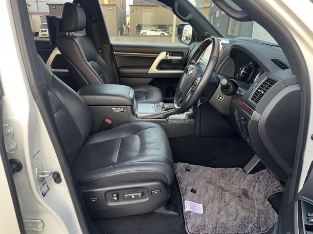 トヨタ ランドクルーザー200 4.6 ZX 4WD 2018年 2.3万キロ