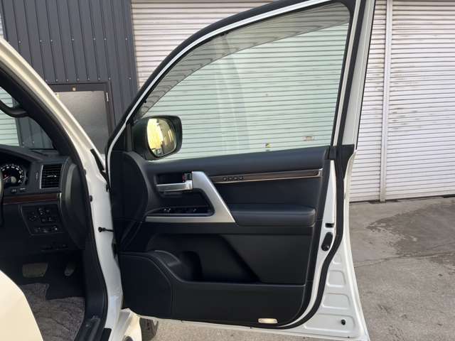 トヨタ ランドクルーザー200 4.6 ZX 4WD 2018年 2.3万キロ
