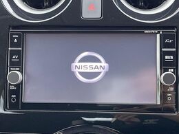 【純正ナビ】人気の純正ナビを装備。オーディオ機能も充実しており、Bluetooth接続すればお持ちのスマホやMP3プレイヤーの音楽を再生可能！毎日の運転がさらに楽しくなります！！