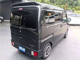 ★　純正オプション　リヤスポイラー装着しています！　※　こちらのカスタム、オプション多数付き車のライトカスタムです！　★　リヤガラスはブラックのカーフィルム施工済みでスタイリッシュです！