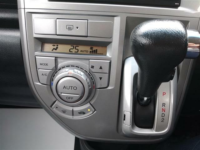 オートエアコン★適温に設定しておけば、一定の温度に室内を保ってくれます！快適なドライブや、フルオートだと内装がかっこよく見えますよね！！