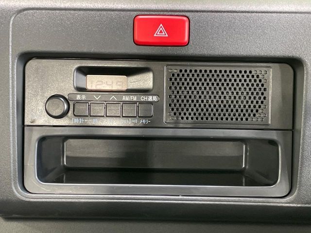 お好きな音楽を車内でお楽しみいただけます♪スピーカー交換・ウーハー追加などの音質向上や、最新ナビ・後席モニター等の取り付けも是非ご相談ください！