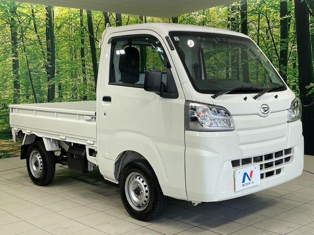 大好評のボディコーティング「弾スプラッシュコート」もご納車までに施工可能。通常のガラスコートと異なる、耐久年数6年の無機質ガラスコーティングが、ボディをキレイな状態に保ってくれます。