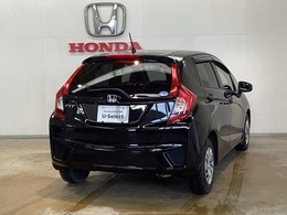 Honda認定中古車 U-Selectは3つの安心をお約束します。　1　Hondaのプロが整備した安心。 2　第三者機関がチェックした安心。　3　購入後もHondaが保証する安心。