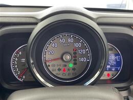 【スピードメーター】メーターがシンプルで見やすく運転しやすいですね！