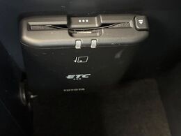 【ETC】高速道路の料金所をストレスなく通過！話題のスポットやサービスエリアに多い「スマートIC」利用時は必須のアイテムです。当店でセットアップを実施、ご納車当日からすぐにご利用いただけます！