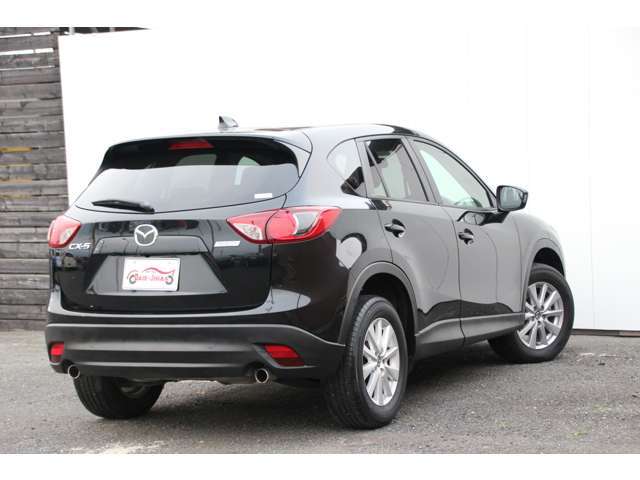 5人乗りのクロスオーバーSUV（スポーツユーティリティビークル）、「CX-5」