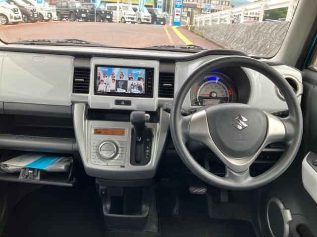 WECARSの展示場では実際に見て、触ってお車をお選びいただけます！知識の豊富な営業スタッフが様々なカーライフをご提案いたします！