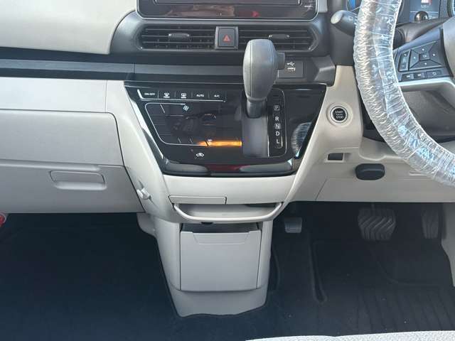 当店はお客様との会話を通じて、ライフスタイルに合ったクルマ購入の実現に尽力します。