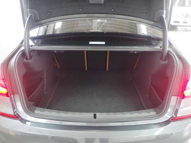 カーセンサーを見て電話しましたとお伝え下さい。078-261-1261までお気軽にお電話下さい。全国納車可能です。納車方法に関してもお気軽にご相談ください。