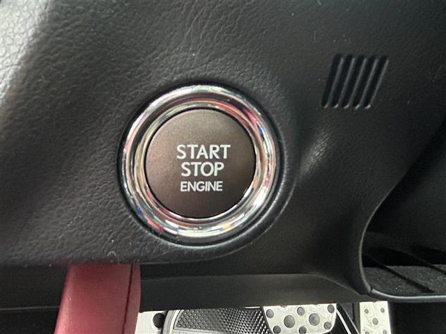 気になる車はすぐにお問い合わせください！画面右側の0066から始まる無料ダイヤルからお問い合わせ下さい！専門スタッフがお車のご質問にお答えいたします！