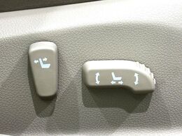 【パワーシート】スイッチ一つで簡単にシートの微調整が可能！電動だから力もいりません！快適なシートポジションにセットして、快適なドライブをお楽しみください。