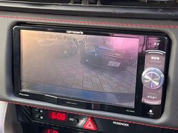 バックカメラ】駐車時に後方がリアルタイム映像で確認できます。大型商業施設や立体駐車場での駐車時や、夜間のバック時に大活躍！運転スキルに関わらず、今や必須となった装備のひとつです！
