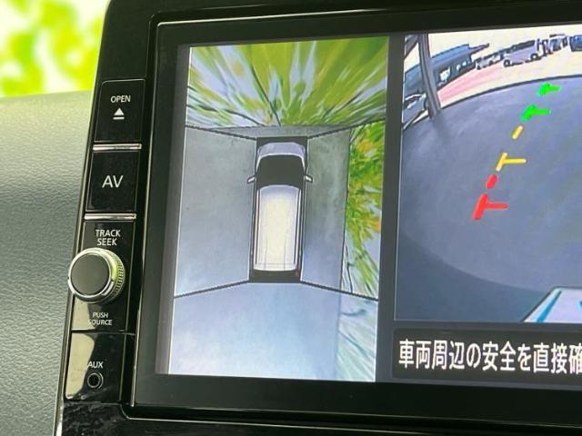 WECARSの展示場では実際に見て、触ってお車をお選びいただけます！知識の豊富な営業スタッフが様々なカーライフをご提案いたします！