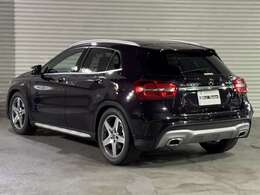 リヤ周りなどは、ご覧の通りにボディの色艶も良くて、大きな目立った傷や凹みなどもなく、とても良好な状態です。飛び石などの被害もないのでボディカラーが美しく輝いていうので綺麗な状態でのれますよ。