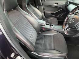 ハンドルやシートには座り心地が良いシートでより一層ベンツの高級感を味わいながらドライブが楽しめます。ハンドルを握った感覚とシートの座った感触はまさにベンツオーナーだけに許された特別な空間ですよ。