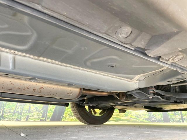 お車を安心してお乗りいただく為には、足回りの定期点検が欠かせません。サービスサポート（有償保証）では無料点検もご提供しており、安心のカーライフをお過ごしいただけるサポート体制が整っています。