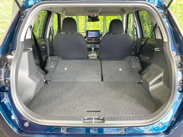 普段のお買い物や通勤、送迎等に十分な荷室スペースを確保しております。セカンドシートを倒すと、大きな荷物の積載も可能です♪