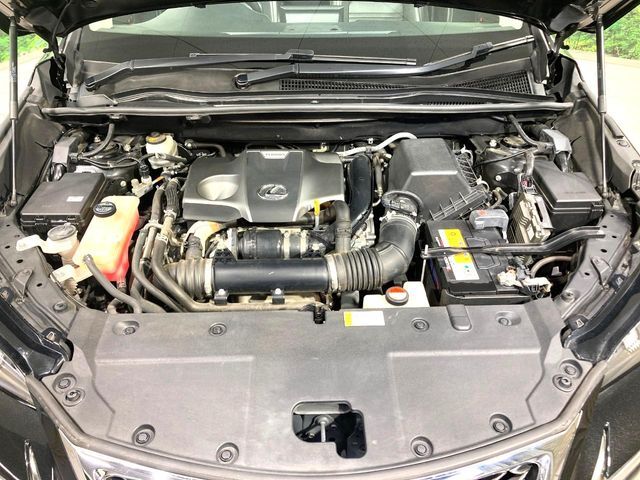 親切・丁寧な専門メカニックスタッフが応対！・車検・点検整備・事故等の修理などアフターサービスも安心。お車のカスタマイズもネクステージのサービススタッフまでご相談ください！