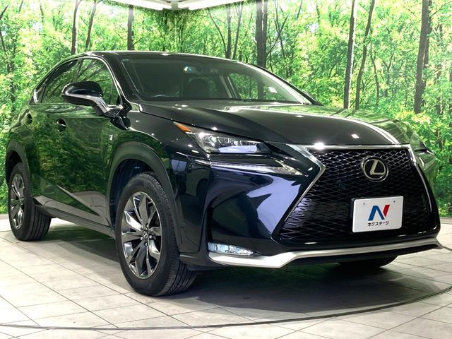 高透明度のガラス皮膜で撥水はもちろん、上質なツヤ・光沢を実現。紫外線や酸性雨から大切な愛車を保護し、色あせ・劣化を防止。「弾スプラッシュコート」、「弾プリミッサコート」からお選びいただけます。