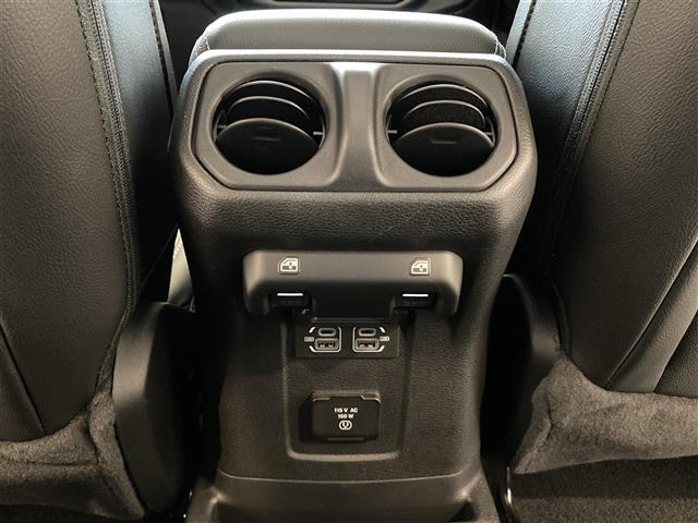 コンセプトは【五感で較べる】。お気軽にスタッフにお尋ね下さい！！