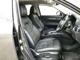 【運転席10Wayパワーシート＆ドライビングポジションメモリー機能】運転手にあったシートパターン設定可能です。