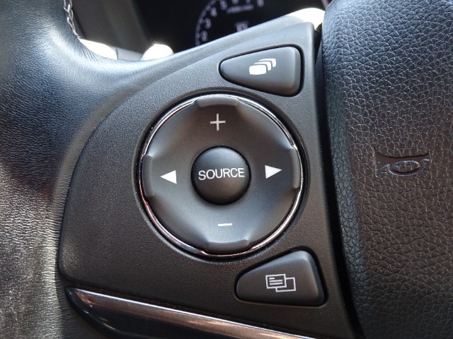 オーディオやナビ画面に触れることなく、ハンドルのボタンで操作が可能になります。オーディオ類を直視することがなく、手元で簡単操作☆彡事故防止にもなりますよ！！
