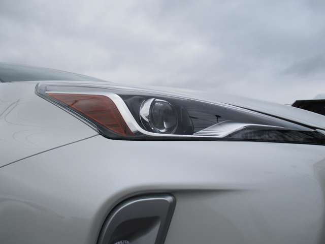 オートローンは金利3.9％～、最長120回までご利用いただけます。店頭にご来店いただかなくてもローンシミュレーションから仮審査まで可能ですので遠方のお客様もお気軽にご相談ください。