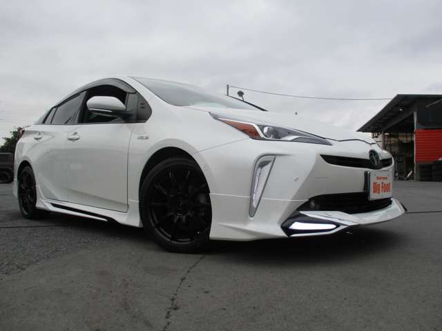 当社では、24ヶ月法定点検と同様のメンテナンスを行い、更に54項目における内外装備品など点検チェックのメンテナンスを行い安心のカーライフを多くのユーザー様に提供しております。