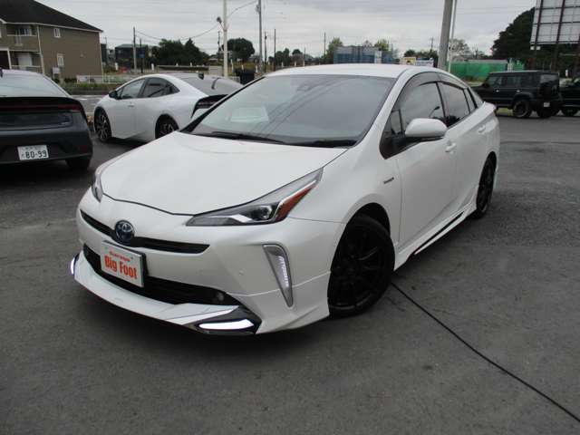 当社では、24ヶ月法定点検と同様のメンテナンスを行い、更に54項目における内外装備品など点検チェックのメンテナンスを行い安心のカーライフを多くのユーザー様に提供しております。