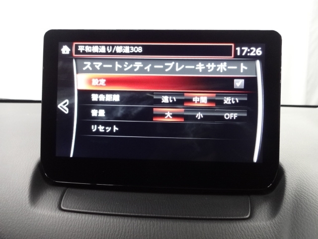 車や障害物だけでなく人も検知し、ブレーキを自動制御して衝突回避をサポートしてくれるアドバンスト・スマート・シティ・ブレーキ・サポートを装備！