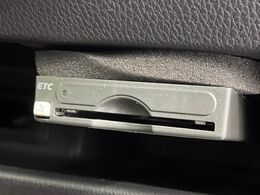 【ETC】高速道路の料金所をストレスなく通過！話題のスポットやサービスエリアに多い「スマートIC」利用時は必須のアイテムです。当店でセットアップを実施、ご納車当日からすぐにご利用いただけます！