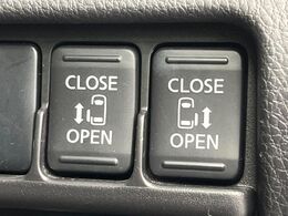 【両側パワースライドドア】スマートキーや運転席のスイッチで後席両側スライドドアの開閉が可能♪電動だから力を入れてドアを開ける必要が無く、小さなお子様でも簡単に開け閉めでき快適です♪