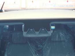 購入後のアフターサービスもお任せ下さい。オイル交換は、もちろんタイヤ交換・車検・修理・鈑金塗装・アクセサリーパーツ等車に関する事ならば、何なりと御相談下さい。