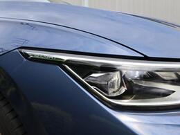 デイライト機能付き先進のIQ.LIGHT搭載　22個のLEDライトが前方の道路状況を検知し照射エリアを最大限に確保