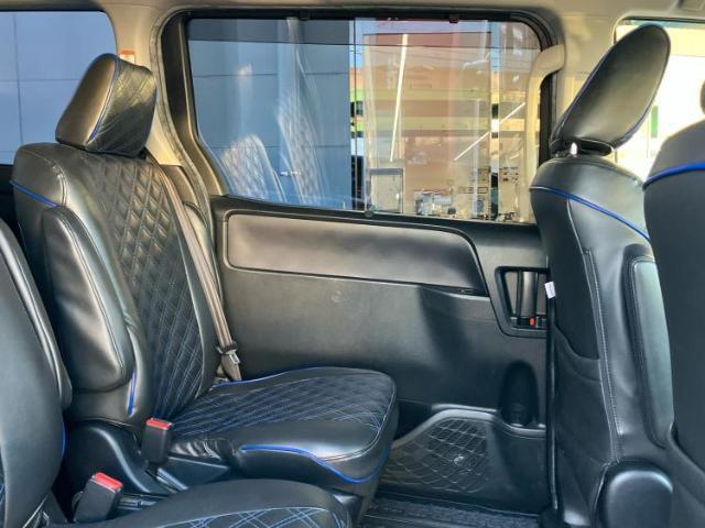 WECARSでは各商談席に大型モニターをご用意しております！見やすい大画面でゆったりと全国の在庫をご覧いただけます！是非ご来店お待ちしております！