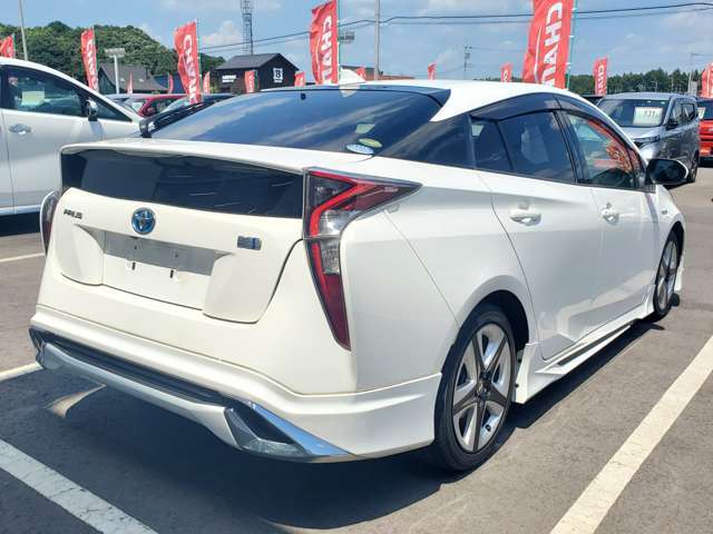 国の規定を受けた自社工場で国家資格を持った整備士が整備付車検・納車前点検をし快適なカーライフをお届けします。