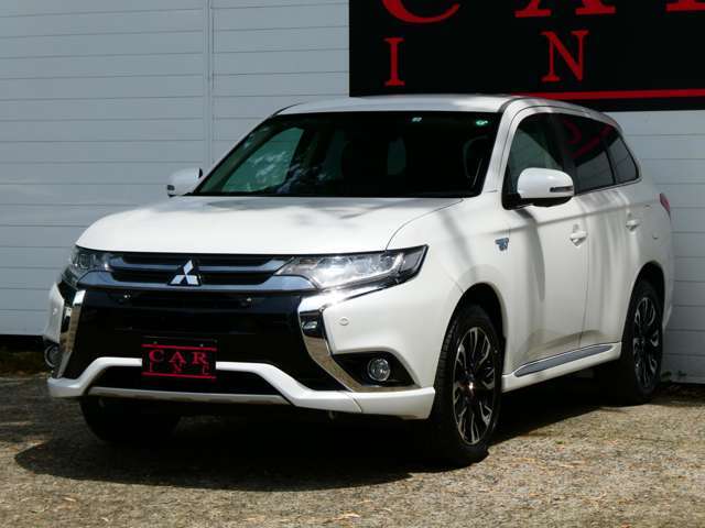 ★販売は勿論の事・買取・板金・車検・日常のメンテナンスから修理や保険、例えば事故を起こした後の対応等まで幅広くご相談に応じます！お気軽にスタッフまで★
