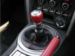 6速MT車★クラッチのすべり感もなくマニュアル車でよくダメになるシフトのリンケージのガタもありません！