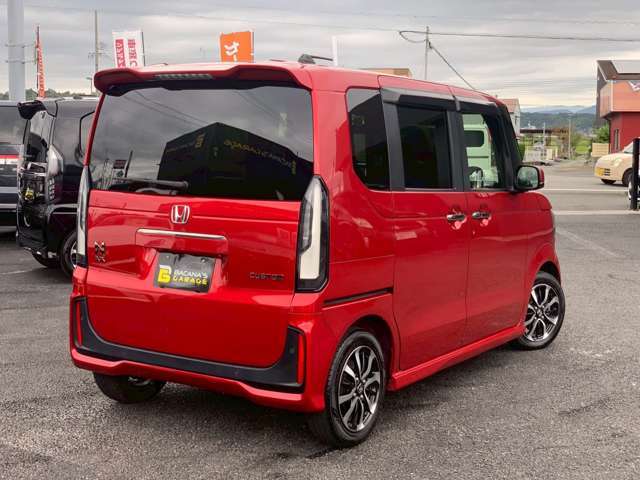 当店ではお車のカスタム、ドレスアップも承っております。素敵なカーライフのお手伝いをさせてください！