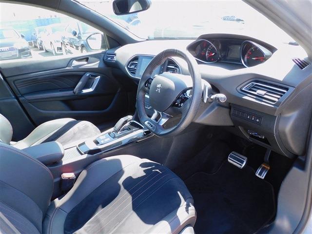 1オーナー・ACC・レーンキープ・BSM・8AT・ナビTV・全周囲カメ・CarPlay・Bluetooth・スマートキー・純正18インチAW・コーナーセンサー・LEDライト・ハーフレザー・Pアシスト・ETC