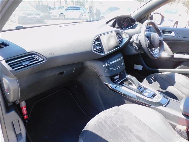 1オーナー・ACC・レーンキープ・BSM・8AT・ナビTV・全周囲カメ・CarPlay・Bluetooth・スマートキー・純正18インチAW・コーナーセンサー・LEDライト・ハーフレザー・Pアシスト・ETC